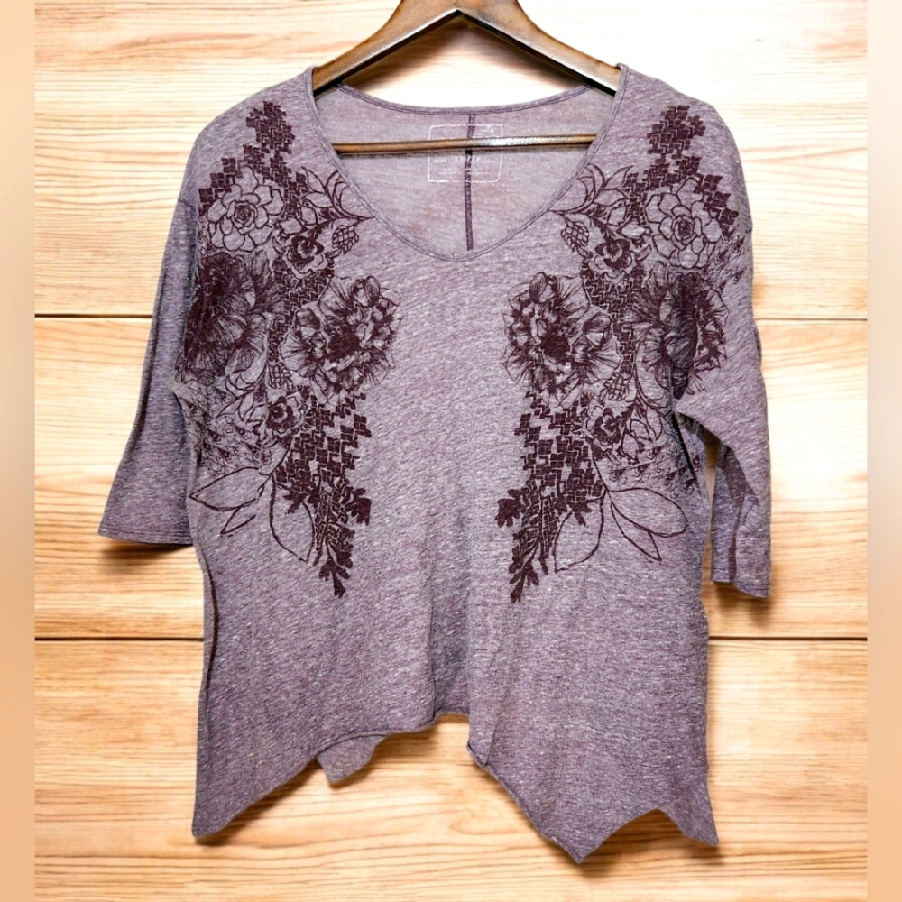 We The Free People Women XS Floral Print Top Heather Purple Handkerchief Hem Tee